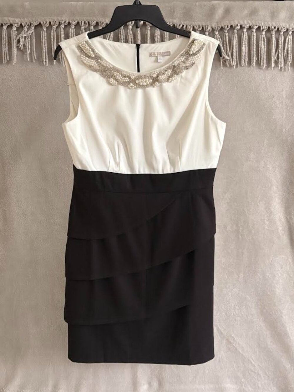 Signature Sabrina Pearl/Black Dress